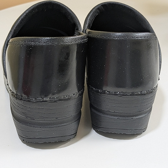 Sanita Danish Black Patent Clogs Size 35 - Picture 9 of 9